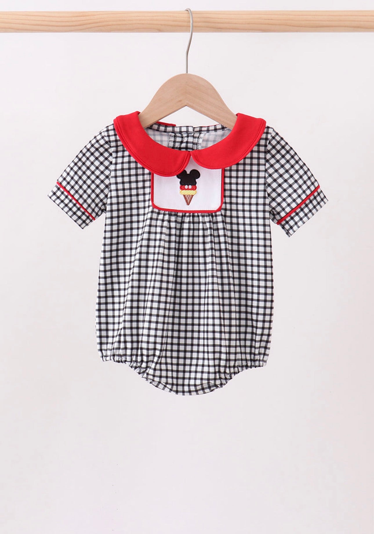 Boy’s ice cream character doll collar bubble